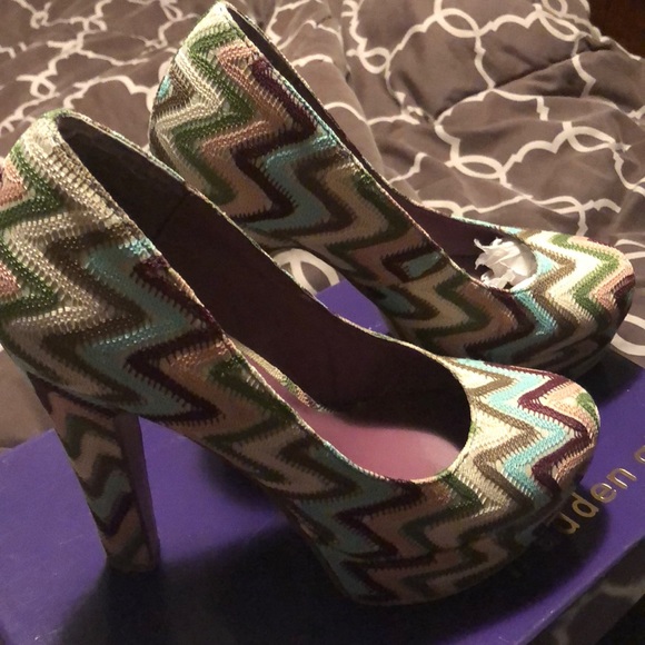 Shoes - Picture 1 of 2